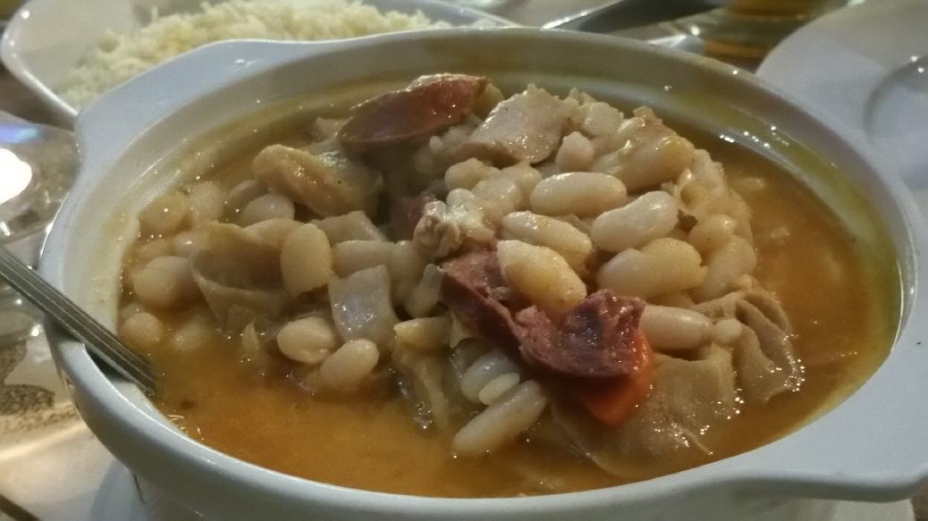 Wei&szlig;e Bohnen mit Innereien